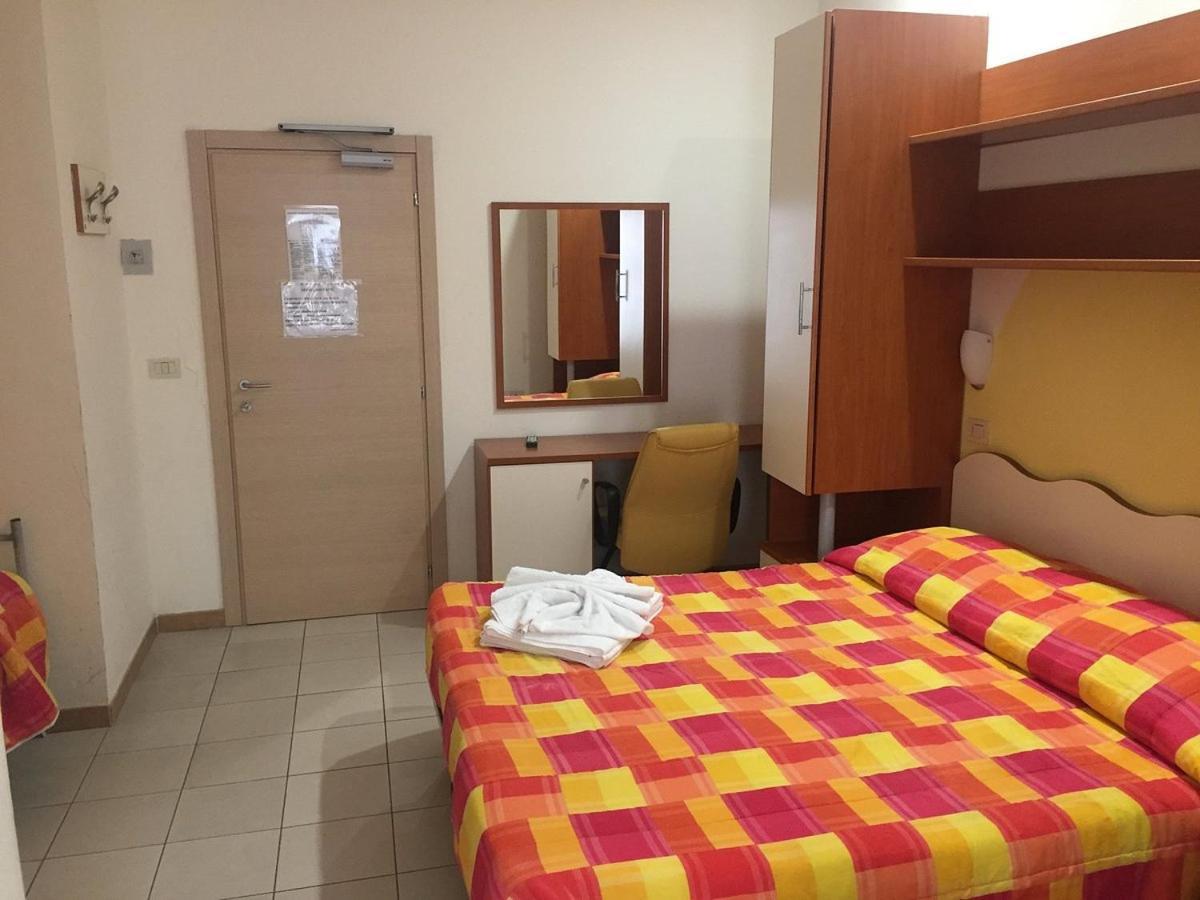 Hotel New Happy Rimini Exterior photo